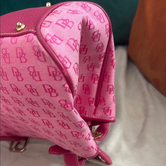 Dooney and Bourke Small Bucket Satchel in pink. Y2K, Barbie style - Picture 15 of 16